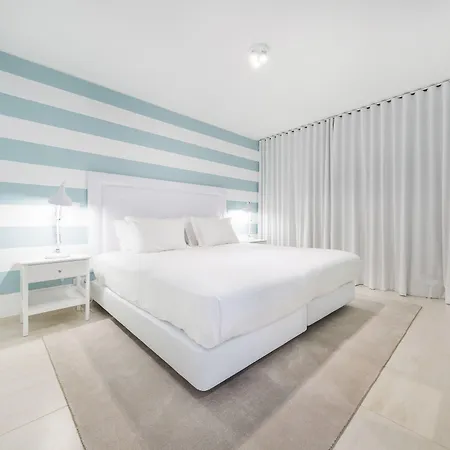 Laguna - 4*