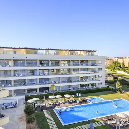 Laguna - 4*