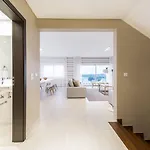 Laguna - 4*