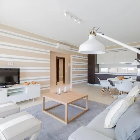 Laguna - 4*